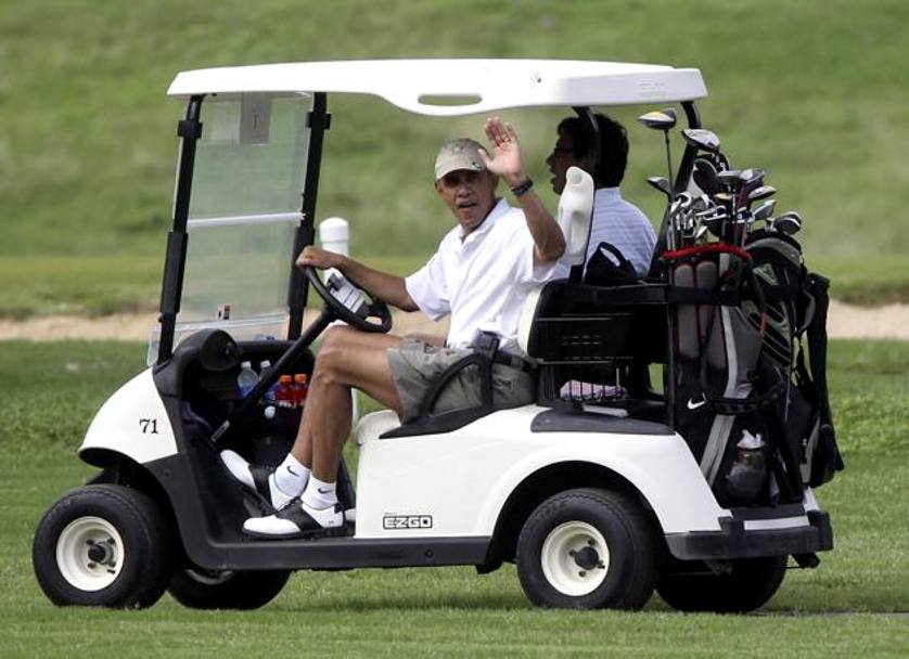 Obama al volante del suo golf car